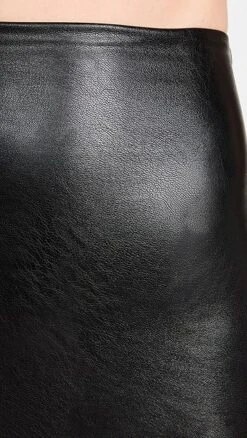 Commando Faux Leather Miniskort -Denim Diva Shop comma405411071b 1680793416668 2 0. UX357 QL90