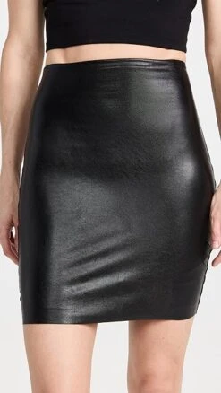 Commando Faux Leather Miniskort -Denim Diva Shop comma405411071b 1680793416860 2 0. UX357 QL90