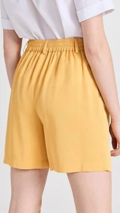 DONNI. Twill Pleated Shorts -Denim Diva Shop donii3012318122 1679341109092 2 0. UX357 QL90