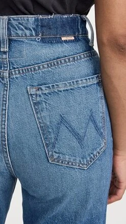 MOTHER The Tune Up Hover Cuff Jean -Denim Diva Shop mothr217411f45c 1674589264611 2 0. UX357 QL90
