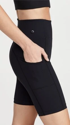 On Active Shorts -Denim Diva Shop onrun301021071b 1630600032060 2 0. UX357 QL90