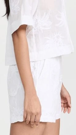 Rag & Bone Emma Emb Shorts -Denim Diva Shop ragbo465751c925 1677623178970 2 0. UX357 QL90