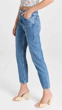 Reformation Cynthia High Rise Straight Jeans -Denim Diva Shop refor4065515fb0 1659028858355 2 0. UX357 QL90
