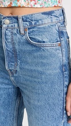 Reformation Cynthia High Rise Straight Jeans -Denim Diva Shop refor4065515fb0 1659028859363 2 0. UX357 QL90
