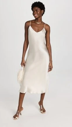 Sablyn Taylor Dress -Denim Diva Shop sably3036871111 1671138174085 2 0. UX357 QL90