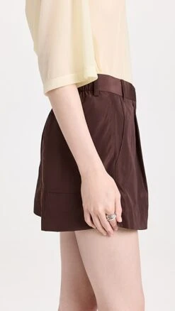 Tibi Italian Sporty Pleated Shorts -Denim Diva Shop tibdb304491c75d 1683307119928 2 0. UX357 QL90