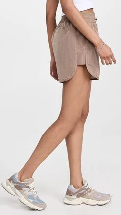 Varley Harmon High Rise Shorts -Denim Diva Shop varle3025114495 1684336082913 2 0. UX357 QL90