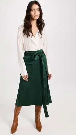 Victoria Beckham Trench Skirt -Denim Diva Shop vbedb3028015921 1673974351305 2 0. UX357 QL90